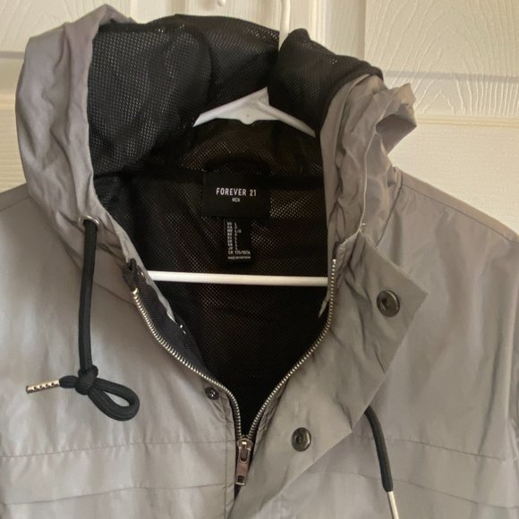 Raincoat Reflective Silver Gray Forever 21 Mens Size Large Long Sleeve - Picture 3 of 9